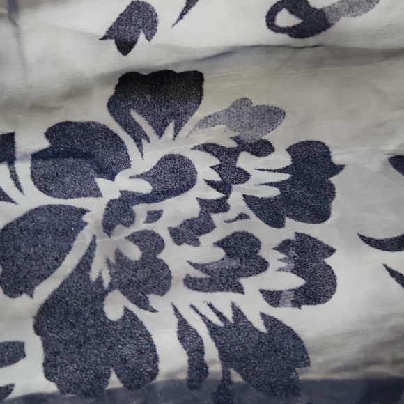 Gorgeous Delicate Dress - Picture 7 of 8